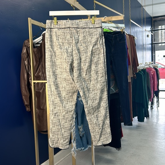 Ladies black and white crop slacks waist has minimum stretch - Picture 3 of 5